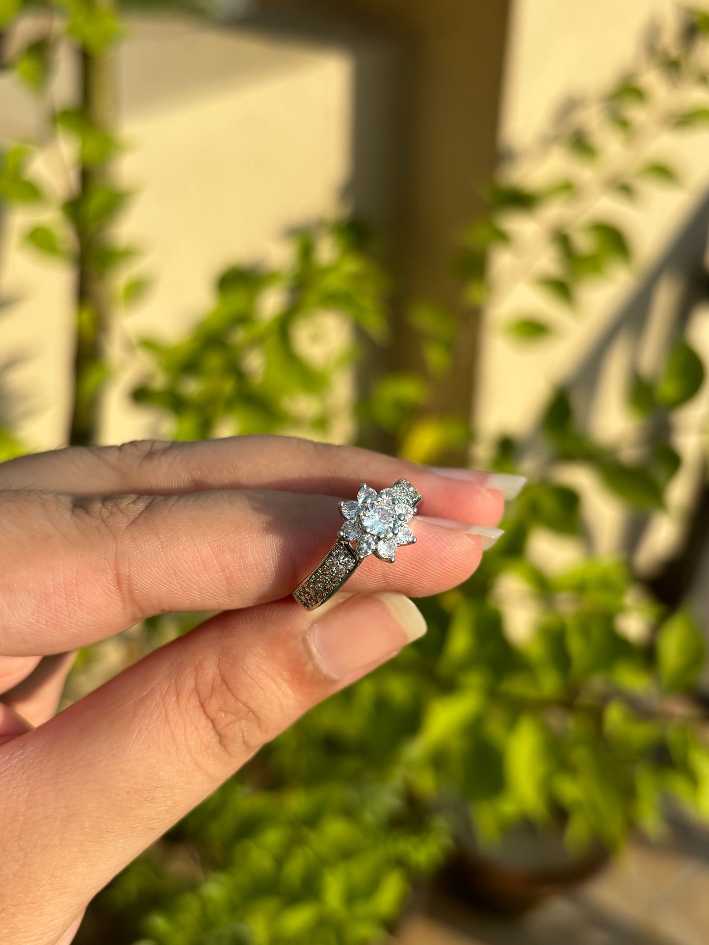 Silver Rhinestone Flower Ring